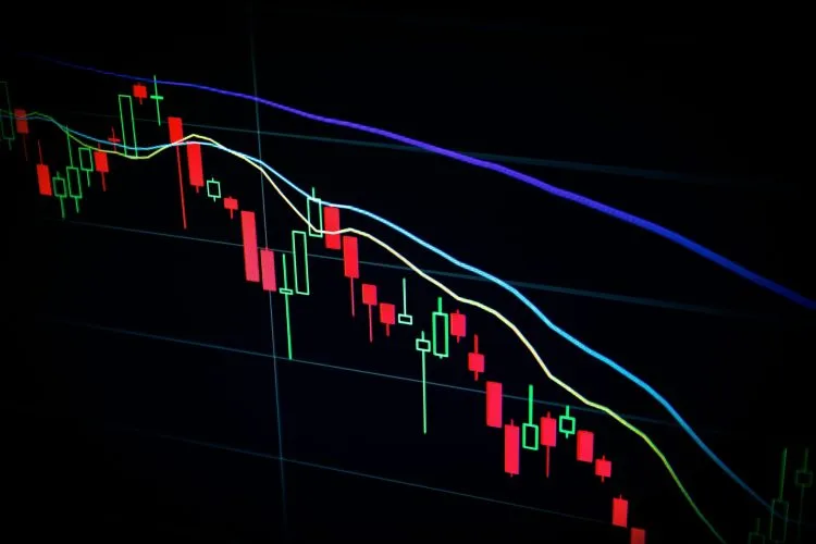 Dogecoin Nears Support; Meme Traders Await Clearer Signals
